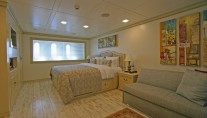 M&M - Lower Deck Master Cabin 02